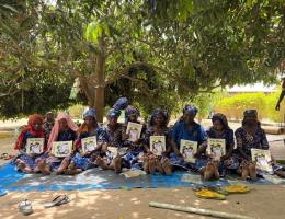 Bere, Chad - Women Receiving Picture Bible (1)