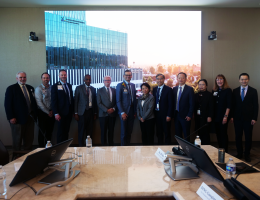 Sir Run Run Shaw and Loma Linda University Health leadership posing together 